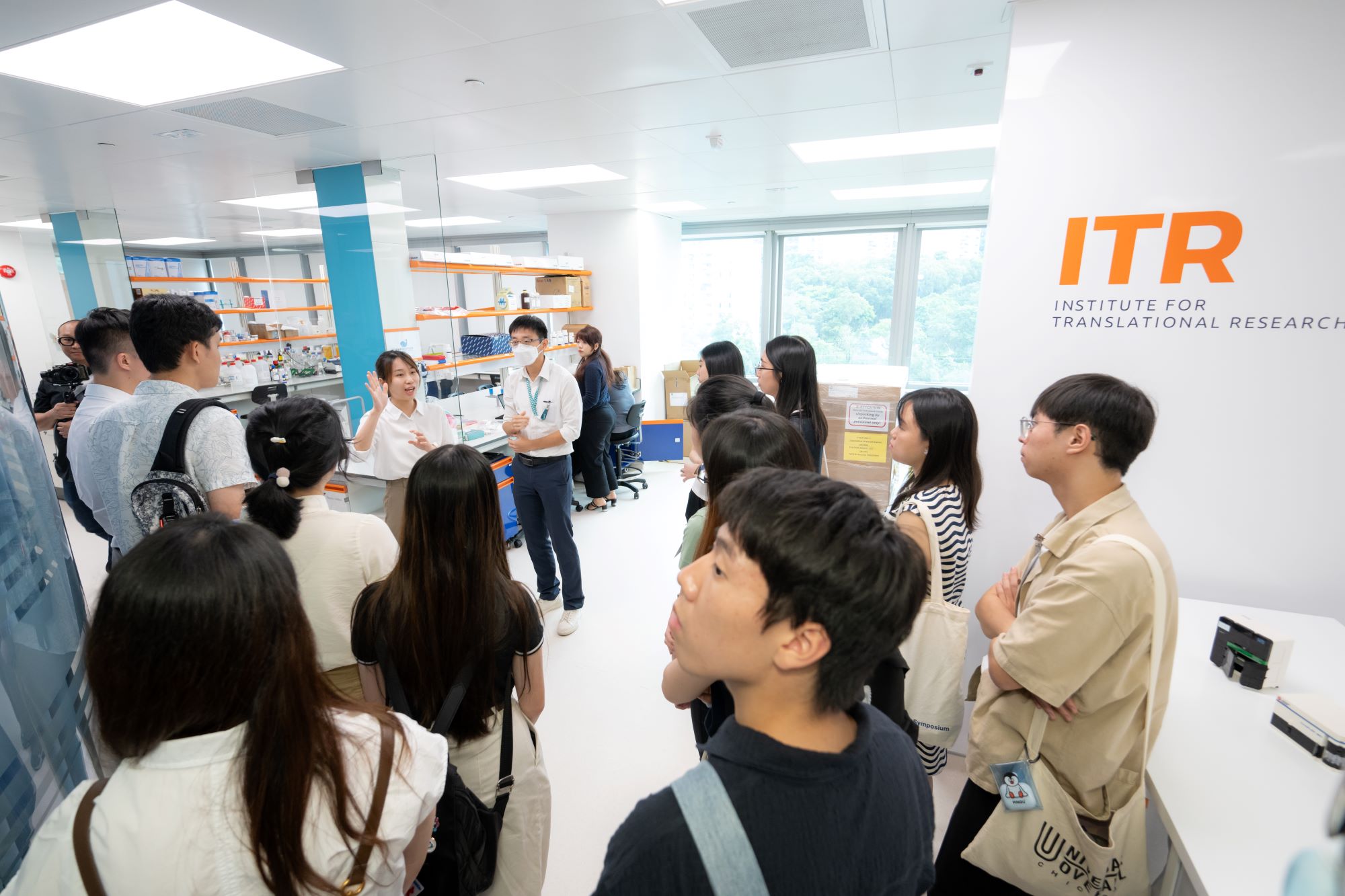 Summer Internship Program 2024: Opening Program – Visit to HKSTP’s Institute for Translational Research and Virtual Visit to MGI’s αLab - Activity Photo